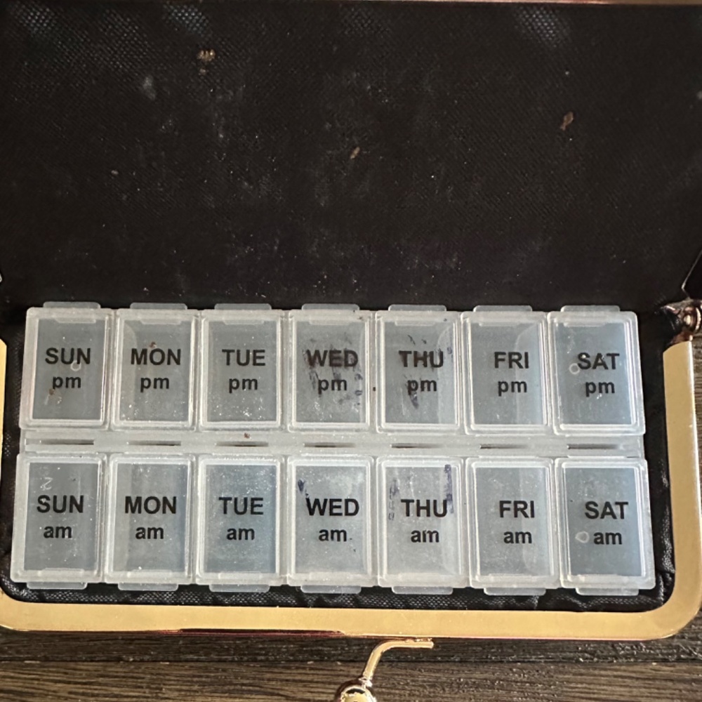 Pill Case flowered outer case. - Picture 4 of 7